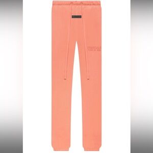 essentials sweatpants !